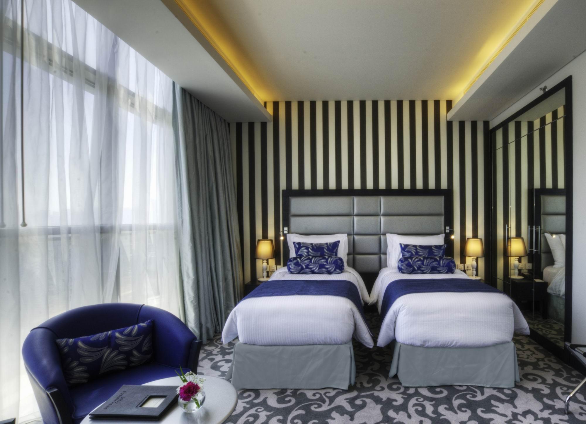 Somewhere Hotel Apartment Дубай Екстериор снимка